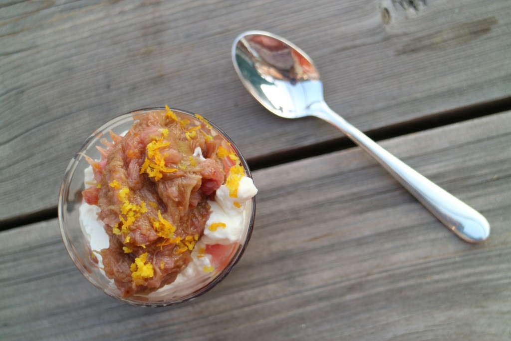 Rabarber Dessert Tiramisu, with orange, orange peel, sugar, whipped cream, mascarpone, lady fingers